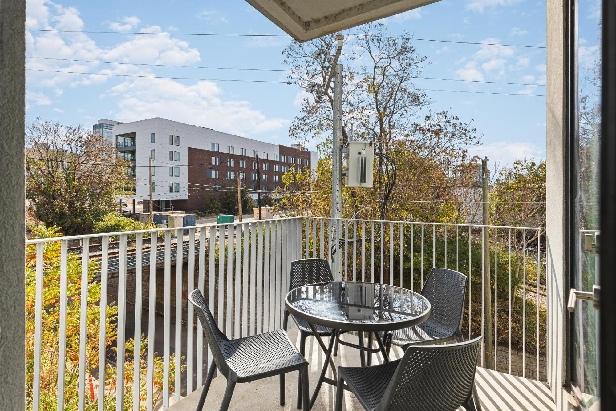 Luxury On The River 4 Beds 2.5 Bath, Walk To Downtown Apartment Nashville Ngoại thất bức ảnh